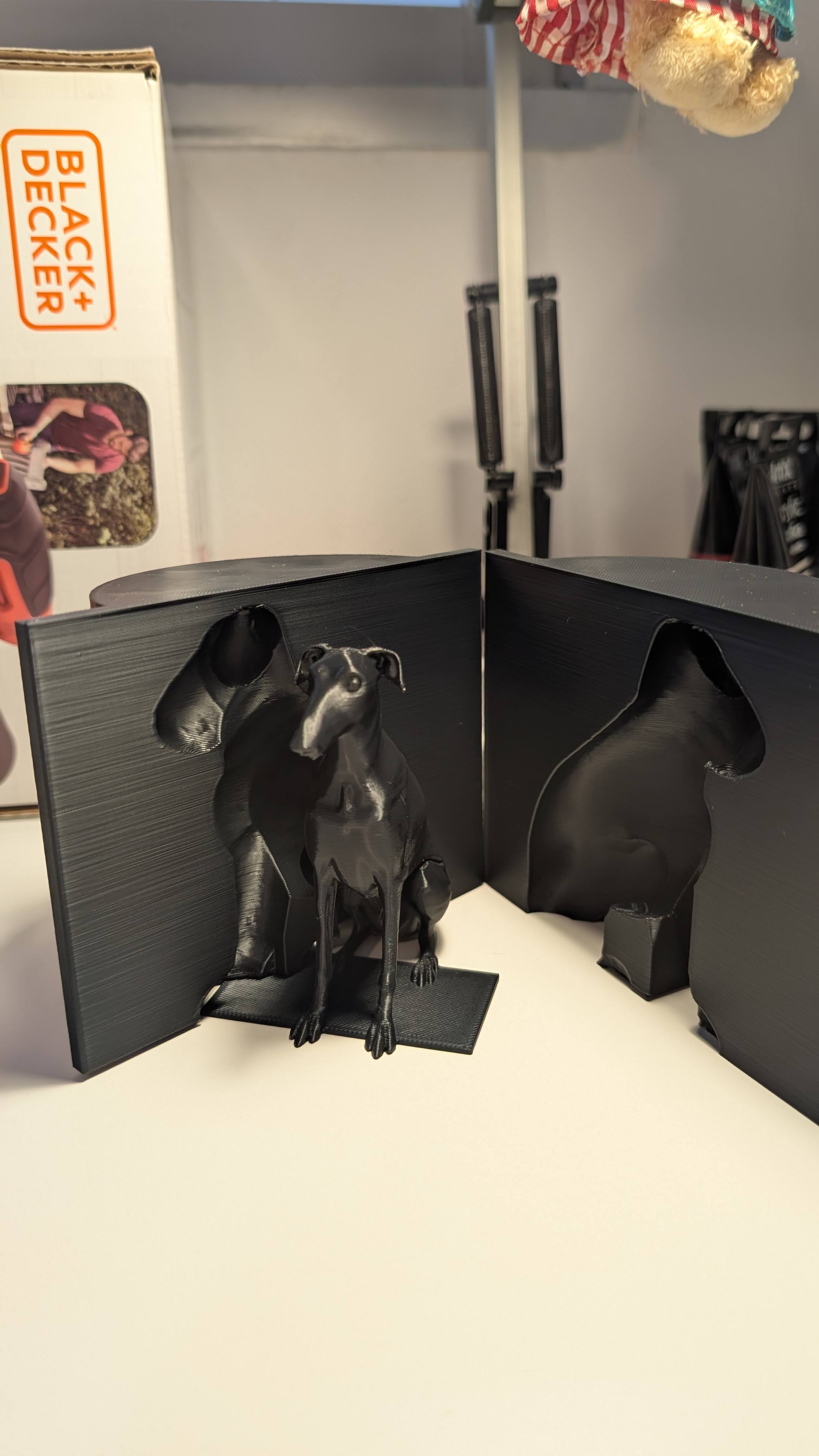 Modelo 3D digital del perro en el programa de modelado - creación de vela personalizada con impresión 3D