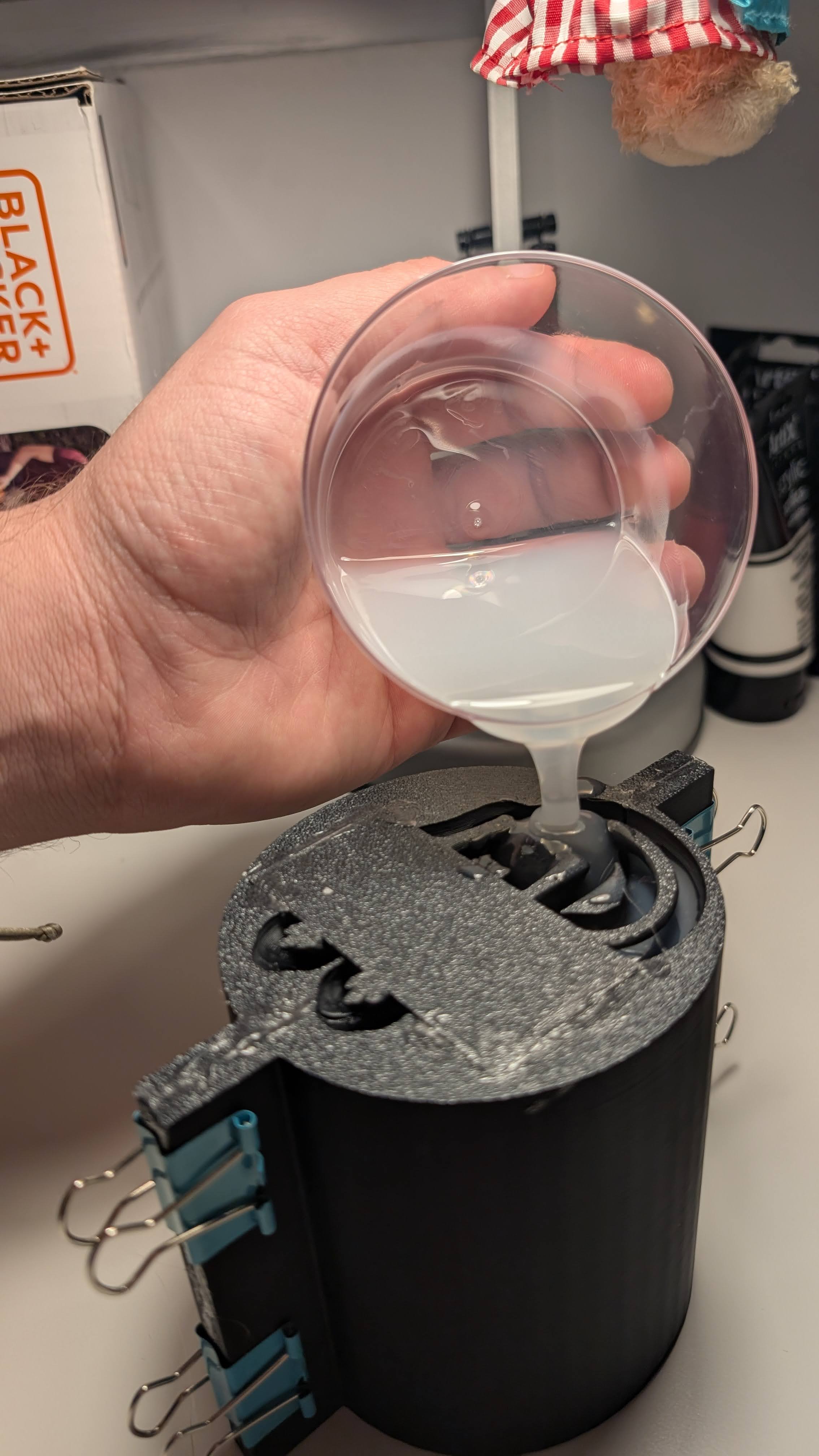 Molde de silicona de vela personalizada con forma de perro - proceso de fabricación artesanal